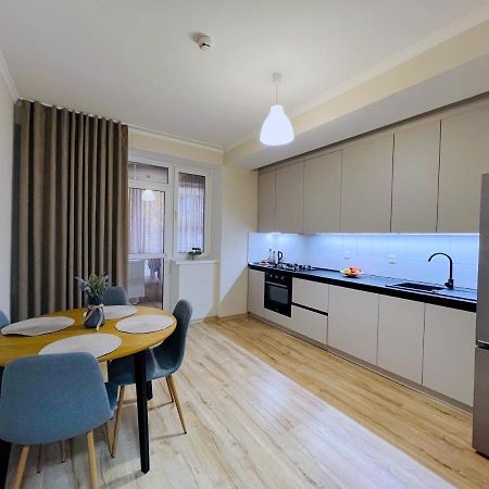 Cozy Apartment In צ'יסינאו מראה חיצוני תמונה